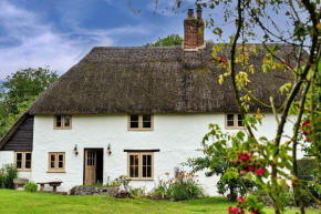 Finest Retreats - The Thatch at Winterborne Houghton